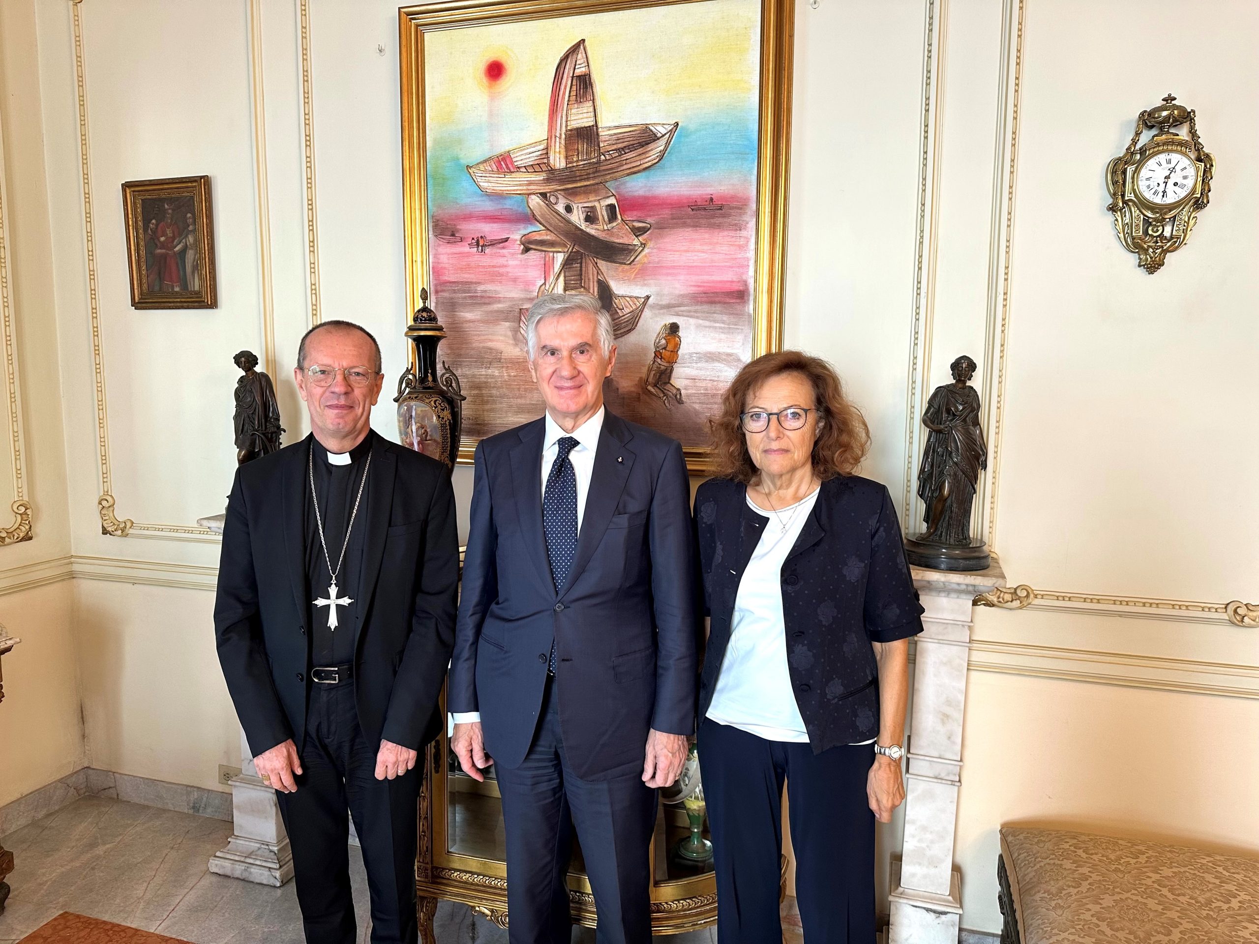 Ambassador pays courtesy visit to Apostolic Nuncio